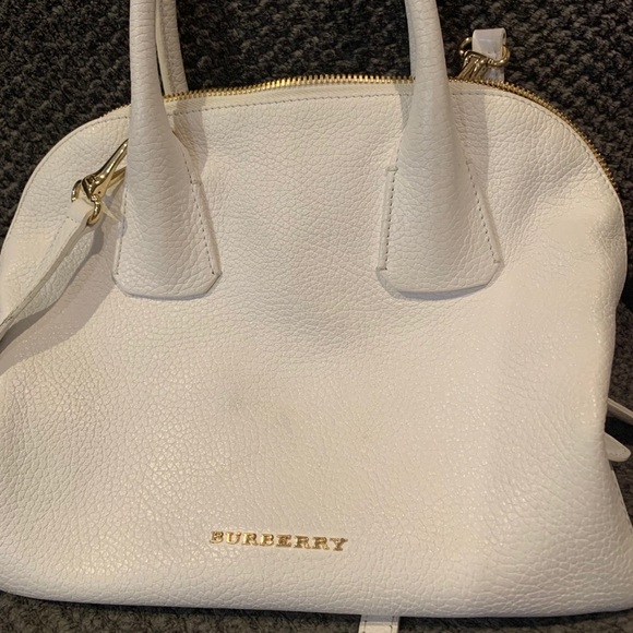 💎💎💎Authentic Burberry large crossbody!!!!💎💎💎 - Picture 4 of 8
